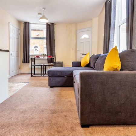 Northfield Street, Worcester City Centre - Guest Homes Екстер'єр фото