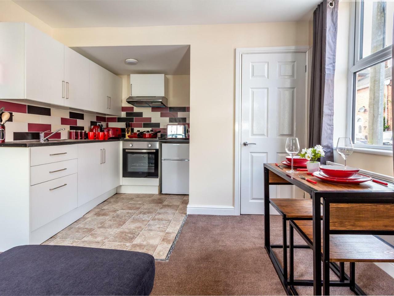 Northfield Street, Worcester City Centre - Guest Homes Екстер'єр фото