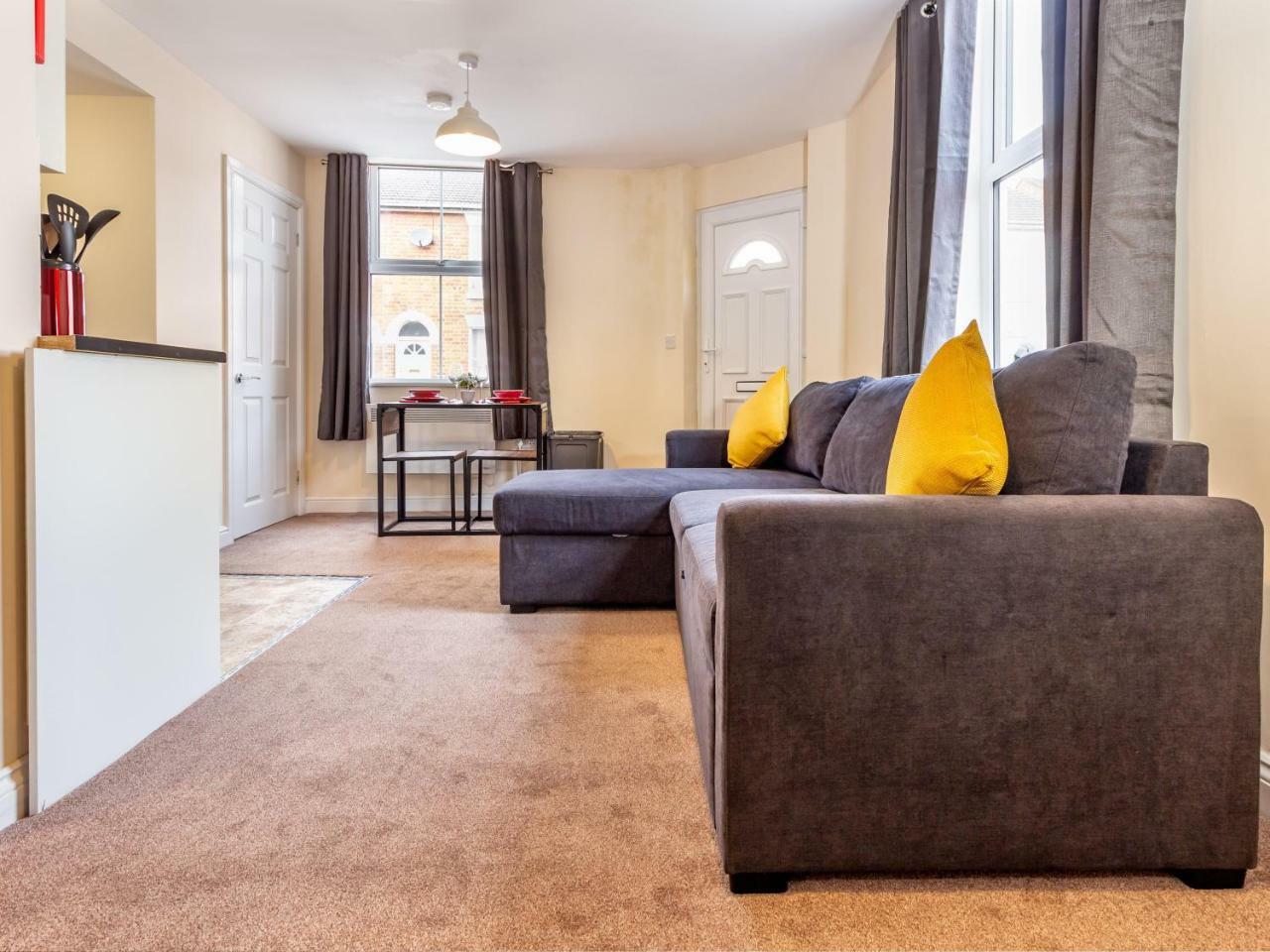 Northfield Street, Worcester City Centre - Guest Homes Екстер'єр фото
