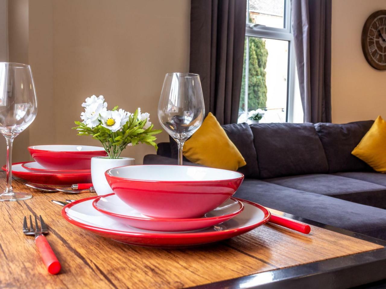 Northfield Street, Worcester City Centre - Guest Homes Екстер'єр фото