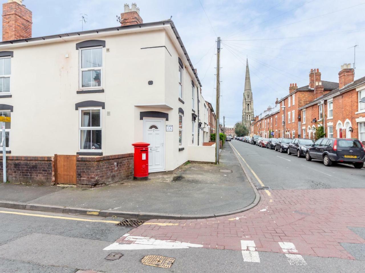 Northfield Street, Worcester City Centre - Guest Homes Екстер'єр фото