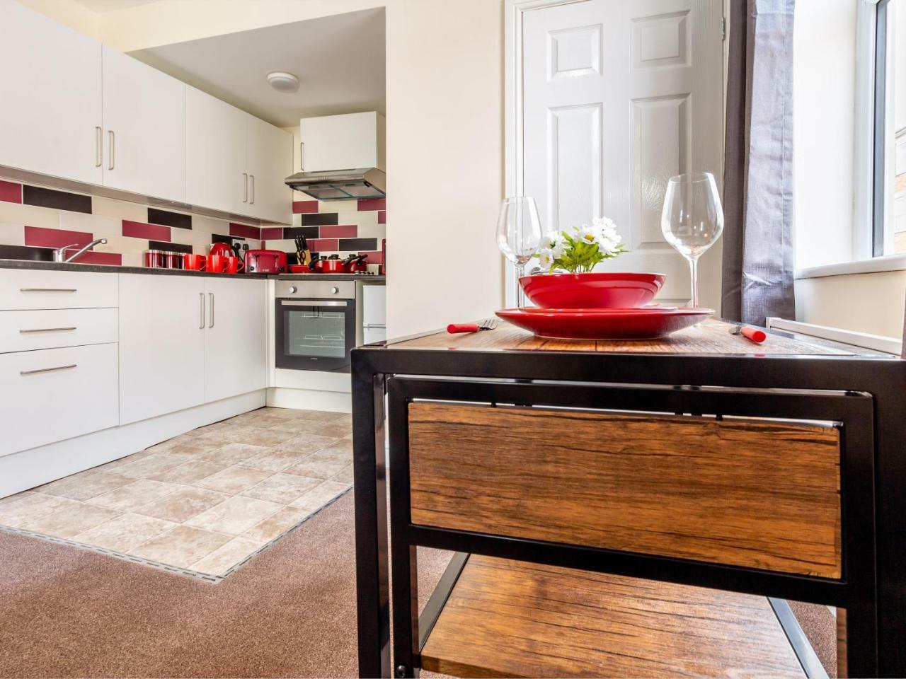 Northfield Street, Worcester City Centre - Guest Homes Екстер'єр фото