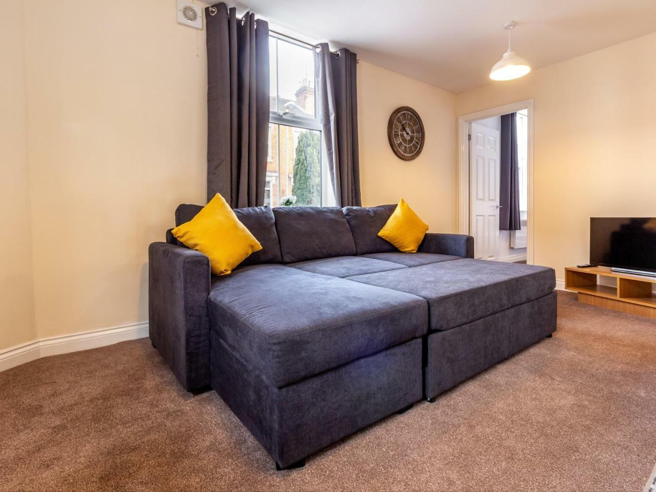 Northfield Street, Worcester City Centre - Guest Homes Екстер'єр фото