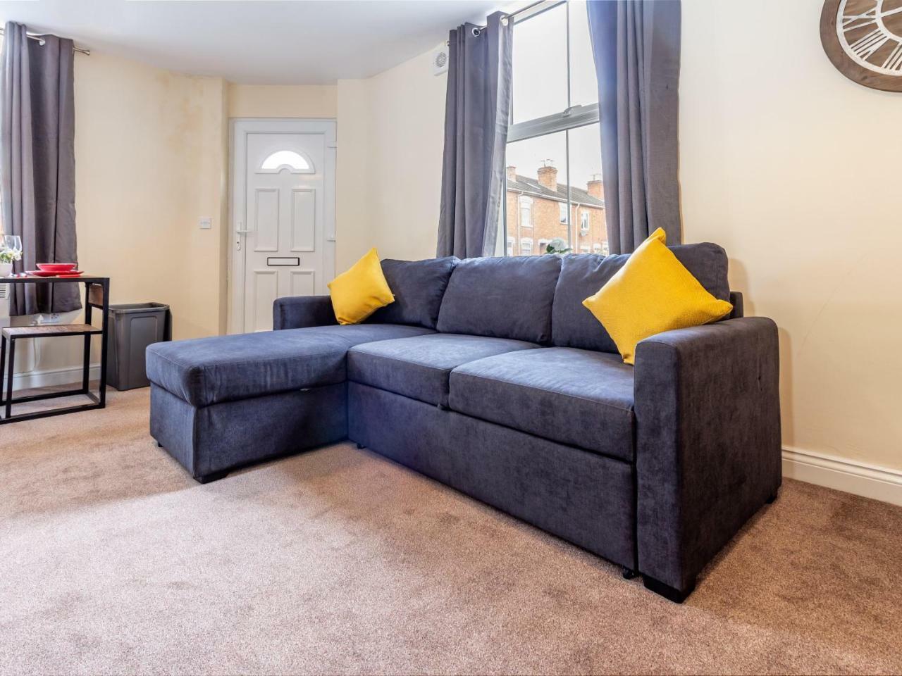 Northfield Street, Worcester City Centre - Guest Homes Екстер'єр фото